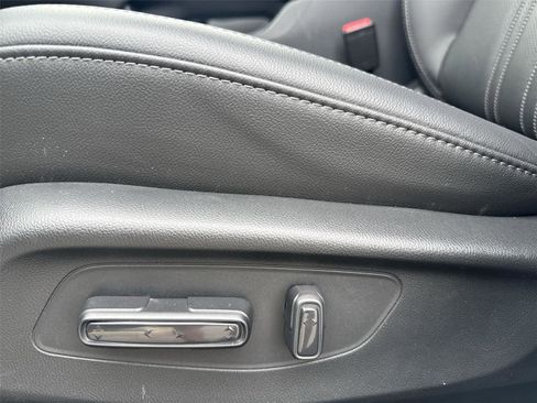 Used 2026 Honda HR-V EX-L image 14