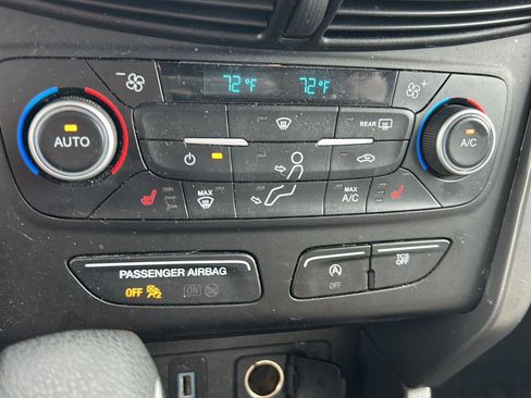 Used 2019 Ford Escape SE FWD image 16