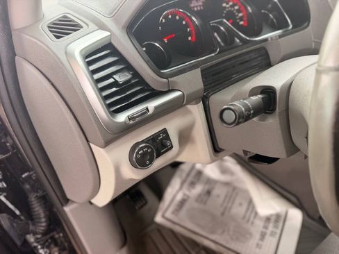 Used 2014 GMC Acadia SLE FWD image 13