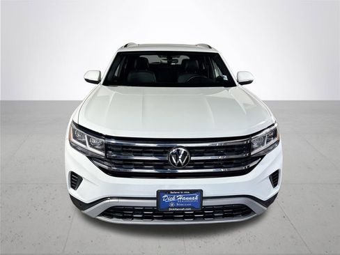 Certified 2023 Volkswagen Atlas Cross Sport SE w/ Panoramic Sunroof Package image 3