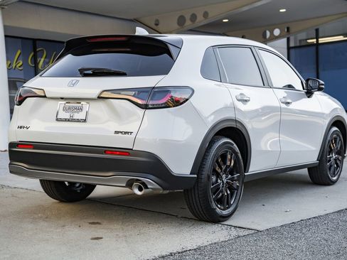 New 2026 Honda HR-V Sport image 4