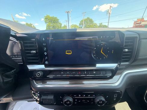 Used 2026 Chevrolet Silverado 1500 RST AWD/4WD image 27