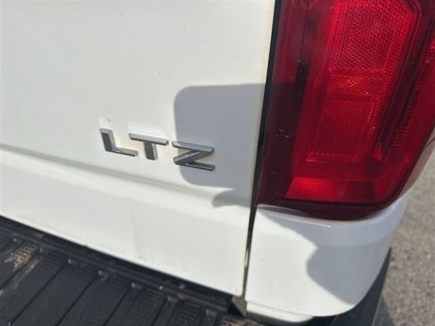 Used 2024 Chevrolet Silverado 1500 LTZ AWD/4WD image 5