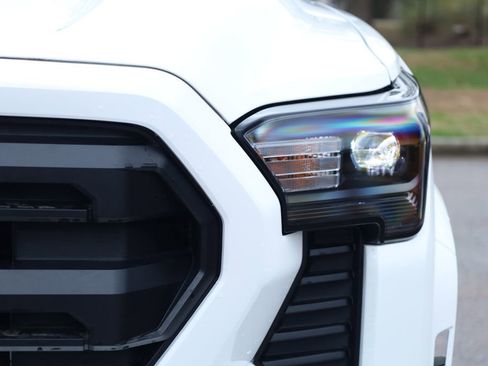 Used 2025 Toyota Tacoma SR5 image 18