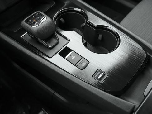 Used 2023 Nissan Rogue SV image 15