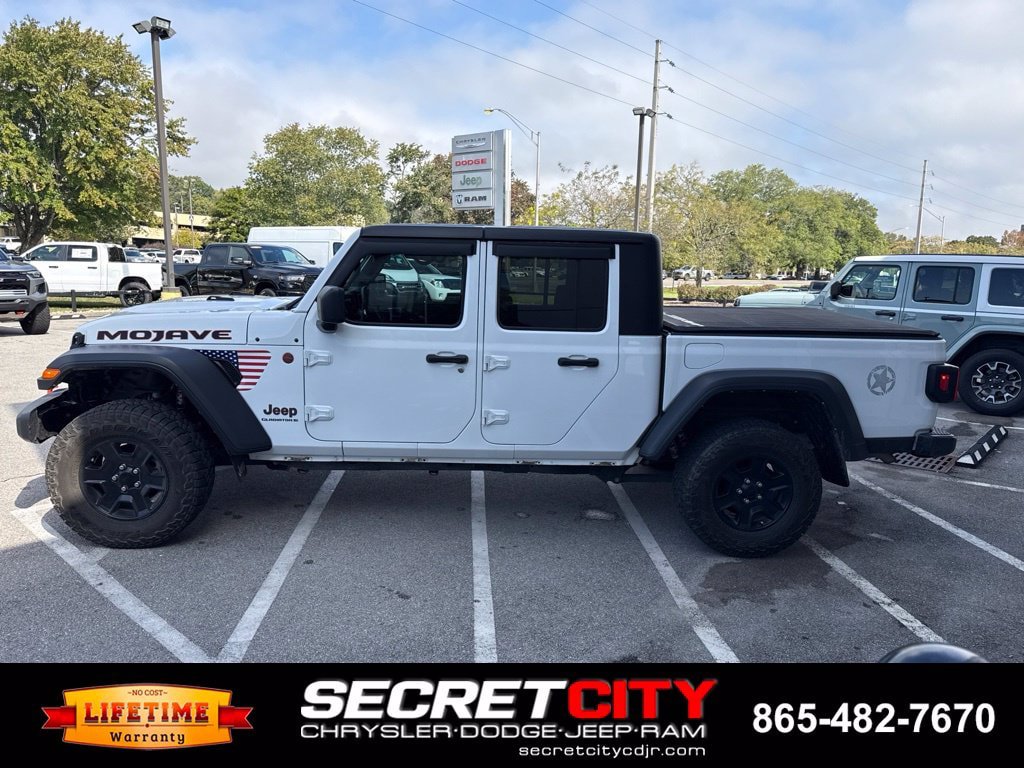 Used 2023 Jeep Gladiator Mojave w/ Cold Weather Group AWD/4WD image 4