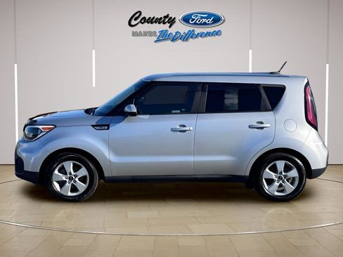 Used 2019 Kia Soul image 3
