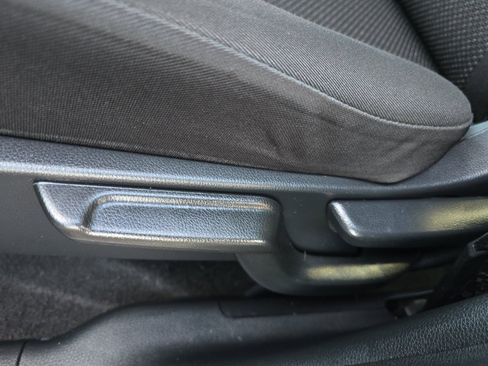 Used 2016 Honda HR-V LX image 15