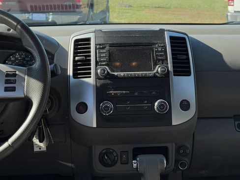 Used 2018 Nissan Frontier SV AWD/4WD image 26