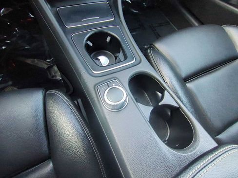 Used 2018 Mercedes-Benz GLA 250 4MATIC image 18