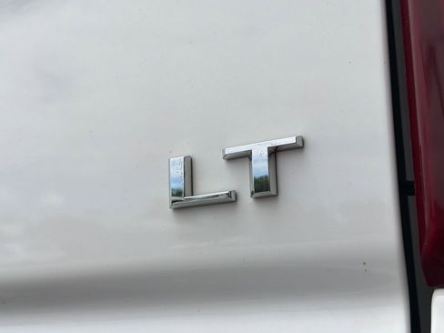 Used 2024 Chevrolet Silverado 1500 LT AWD/4WD image 19