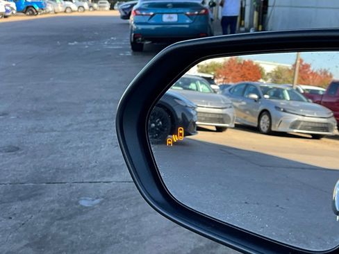 Used 2025 Toyota Camry SE image 20