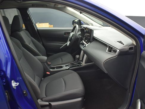 Used 2024 Toyota Corolla Cross LE w/ Moonroof Package AWD/4WD image 10