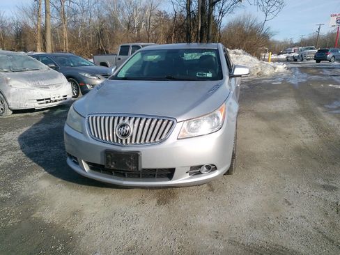 Used 2011 Buick LaCrosse CXL image 2