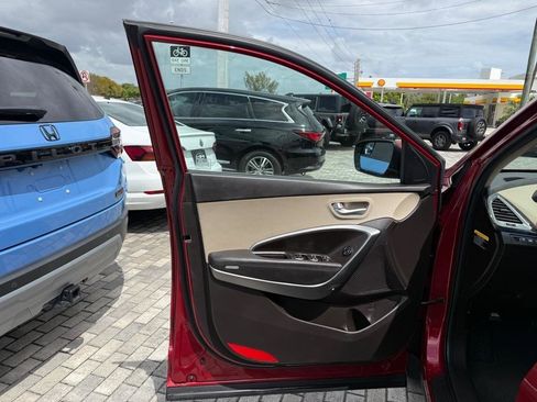 Used 2017 Hyundai Santa Fe Sport image 10