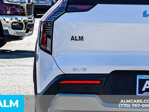 Used 2024 Kia EV9 Wind image 13