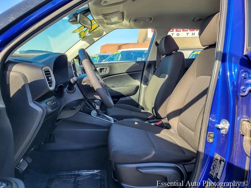 Used 2021 Hyundai Venue SE FWD image 9