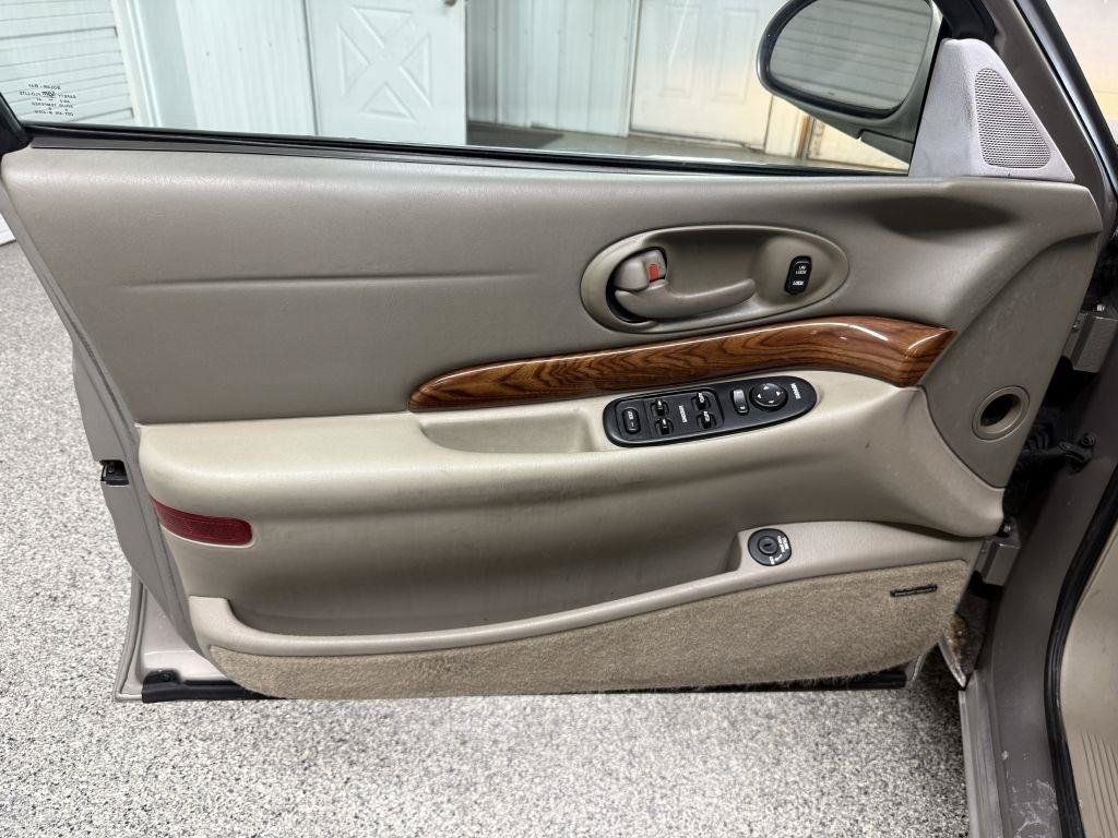 Used 2000 Buick Le Sabre Custom w/ Prestige Opt Pkg FWD image 22