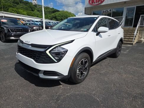Used 2025 Kia Sportage LX AWD/4WD image 3