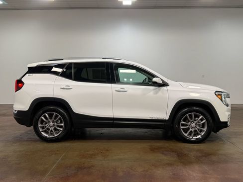 Used 2023 GMC Terrain SLT AWD/4WD image 25
