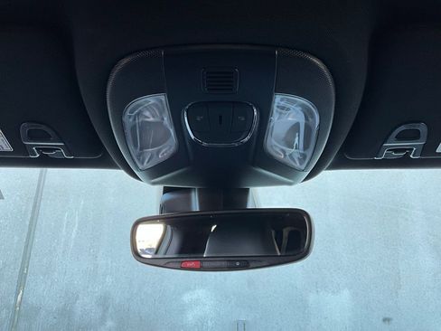 Used 2025 Jeep Compass Limited image 16