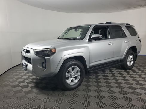 Used 2019 Toyota 4Runner SR5 Premium AWD/4WD image 8