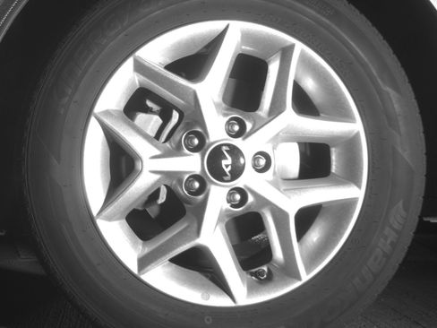 Used 2025 Kia Soul LX w/ LX Technology Package image 12