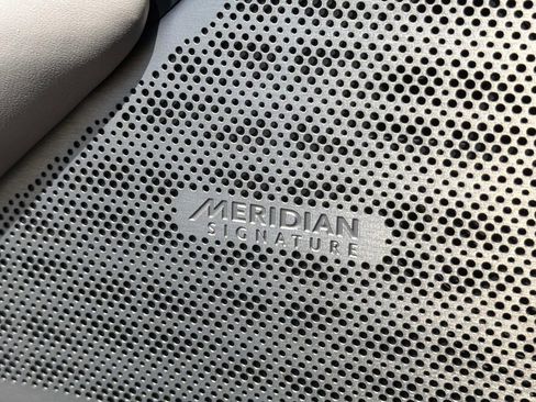 Used 2018 Land Rover Range Rover Velar R-Dynamic HSE image 27