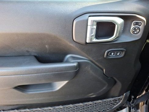 Certified 2022 Jeep Wrangler Unlimited Willys image 16