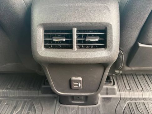 Used 2023 GMC Terrain SLE w/ Driver Convenience Package FWD image 20