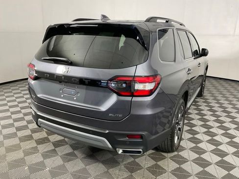 Used 2025 Honda Pilot Elite image 6