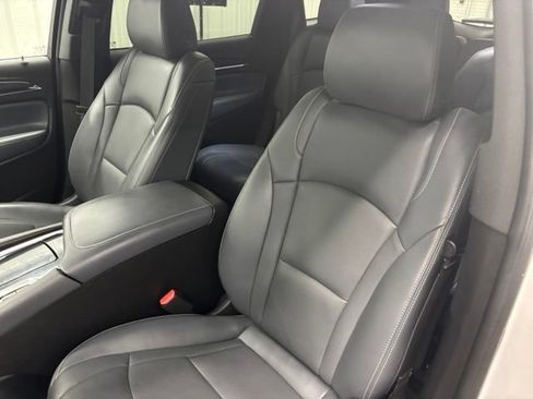 Used 2024 Buick Enclave Essence w/ Sport Touring Edition AWD/4WD image 21