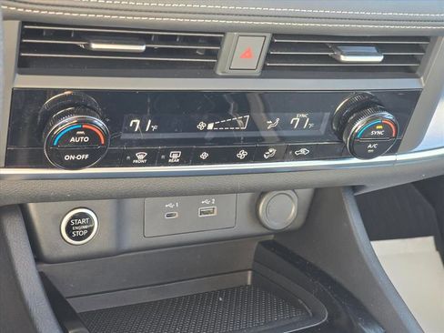 Used 2023 Nissan Rogue SV image 18