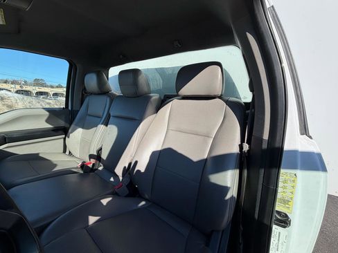Used 2017 Ford F550 2WD Regular Cab Super Duty image 17