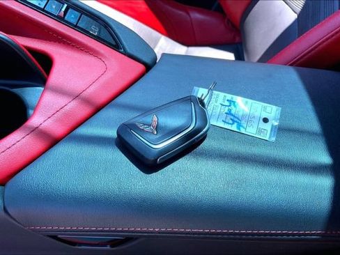 Used 2021 Chevrolet Corvette Stingray Preferred Cpe w/ Engine Appearance Package RWD image 11