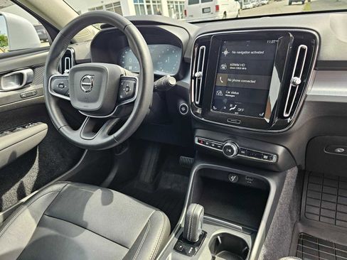 Used 2021 Volvo XC40 T5 Momentum w/ Protection Package Premier AWD/4WD image 12