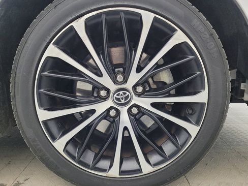 Used 2020 Toyota Camry SE image 31