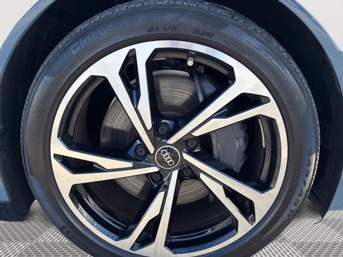 Used 2022 Audi e-tron GT Prestige w/ Prestige Package image 9