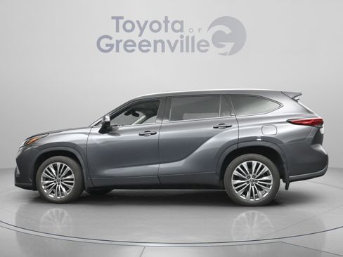 Used 2022 Toyota Highlander Platinum FWD image 7