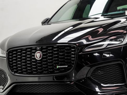 Used 2021 Jaguar F-PACE R-Dynamic S image 2