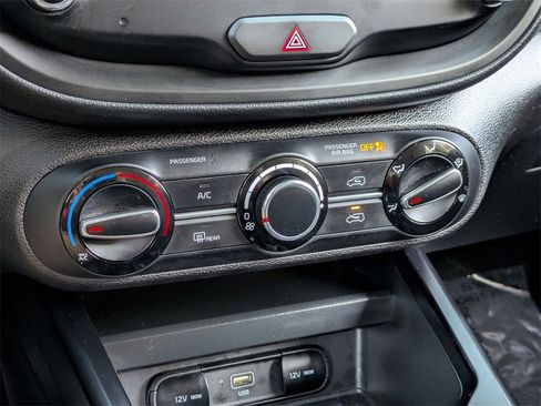 Used 2024 Kia Soul LX w/ Option Group 015 image 17