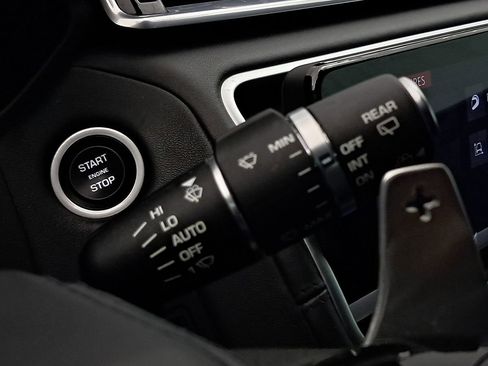 Used 2020 Land Rover Range Rover Velar SV Autobiography Dynamic image 15