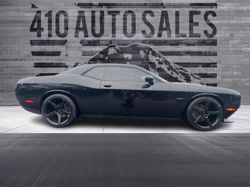 Used 2019 Dodge Challenger R/T w/ Driver Convenience Group RWD image 2