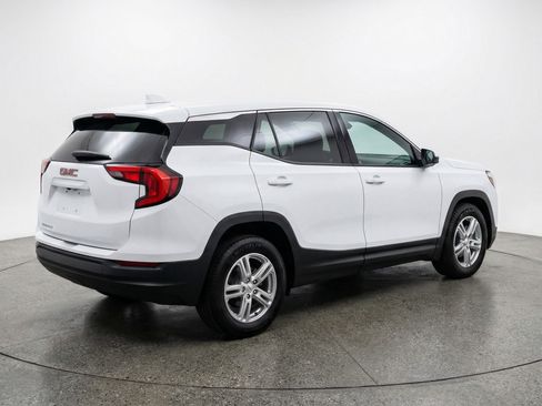 Used 2024 GMC Terrain SLE FWD image 9