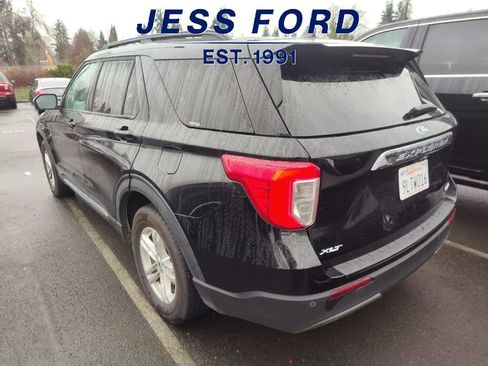 Used 2024 Ford Explorer XLT w/ Equipment Group 202A image 3