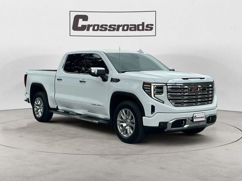 Used 2024 GMC Sierra 1500 Denali w/ Technology Package AWD/4WD image 7