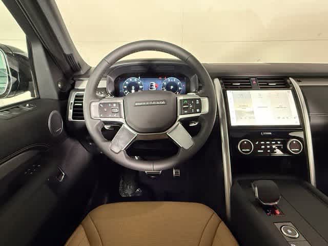 New 2026 Land Rover Discovery Limited Edition AWD/4WD image 16