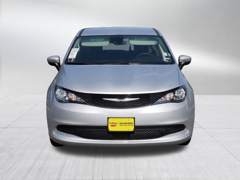 Used 2023 Chrysler Voyager LX FWD image 2