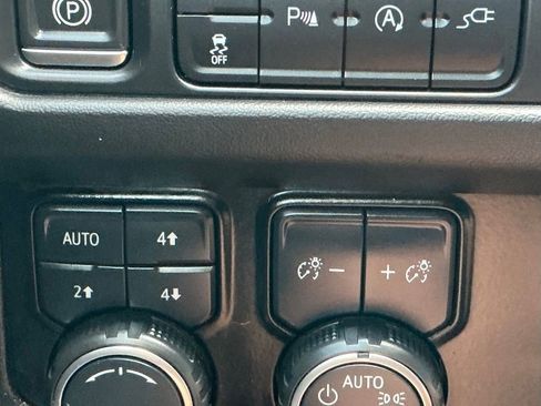 Used 2021 Chevrolet Tahoe Z71 AWD/4WD image 29