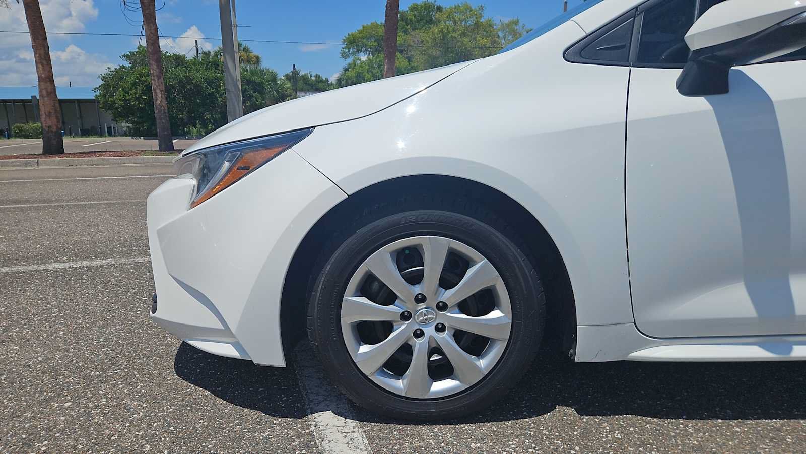 Used 2023 Toyota Corolla LE FWD image 18